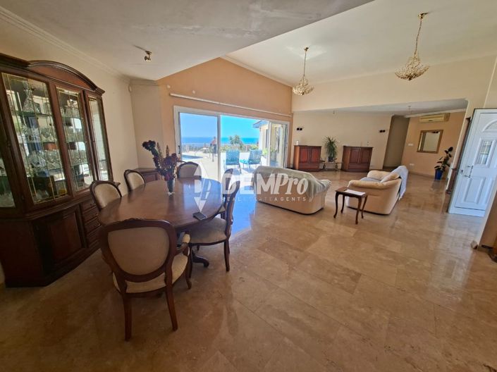 Image No.2-Villa de 4 chambres à vendre à Paphos