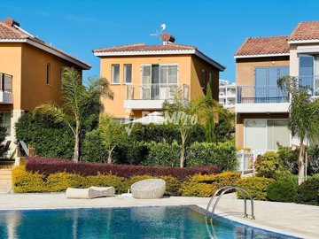 54037-villa-for-sale-in-chlorakafull