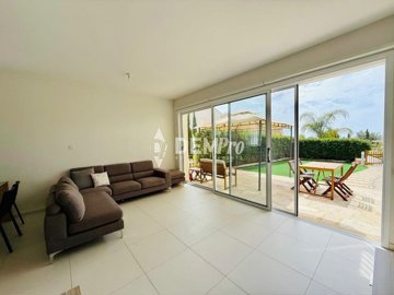 54044-villa-for-sale-in-chlorakafull