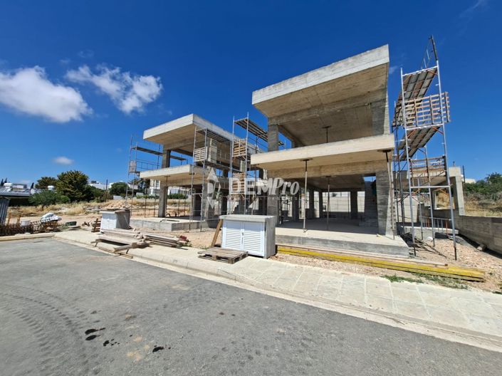 Image No.1-3 Bed Villa for sale