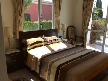 58107-villa-for-sale-in-peyiafull
