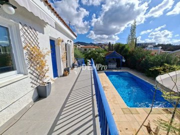 60513-villa-for-sale-in-peyiafull