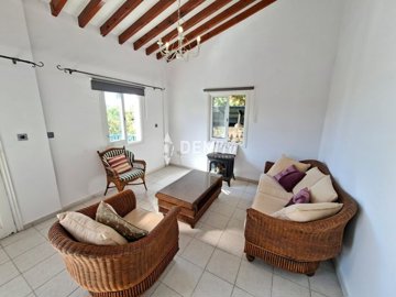 60505-villa-for-sale-in-peyiafull