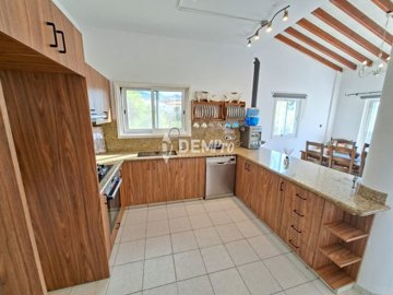 60508-villa-for-sale-in-peyiafull