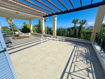 61097-villa-for-sale-in-latchifull