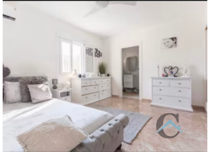 Image No.12-5 Bed Country House for sale