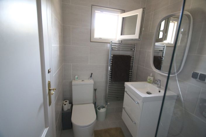 Image No.33-5 Bed Country House for sale