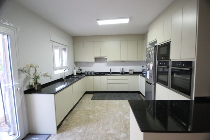 Image No.37-5 Bed Country House for sale