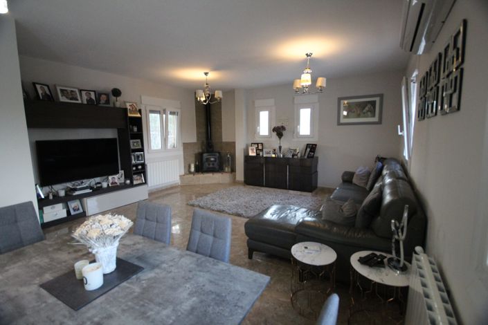 Image No.38-5 Bed Country House for sale