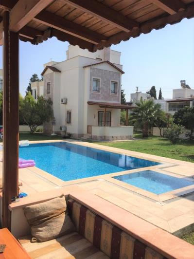 Image No.10-3 Bed Villa for sale