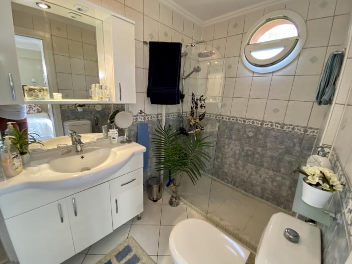 Image No.25-2 Bed Apartment for sale