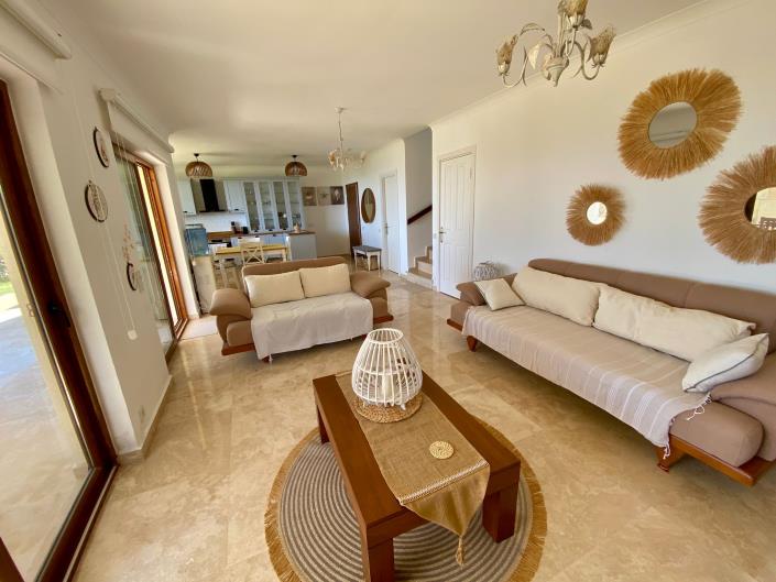 Image No.10-3 Bed Villa / Detached for sale