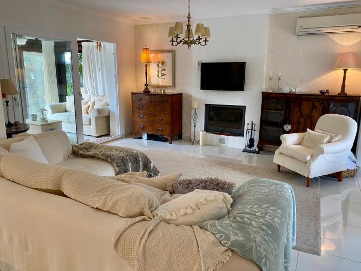 Image No.12-3 Bed Villa / Detached for sale