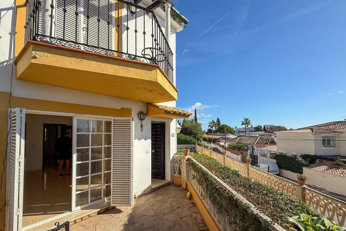 Image No.20-3 Bed Property for sale