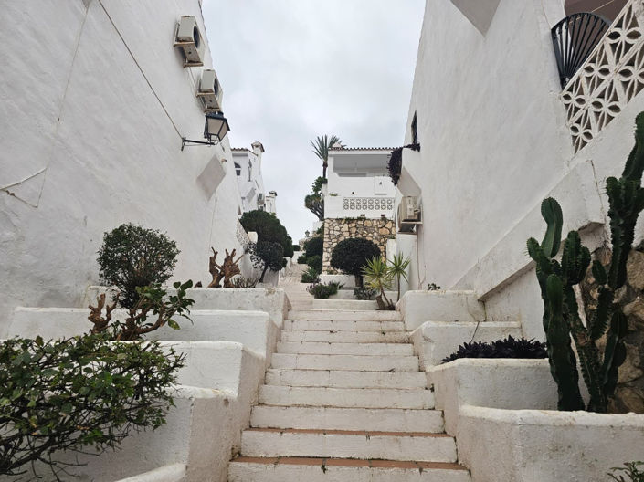 Image No.26-1 Bed Property for sale