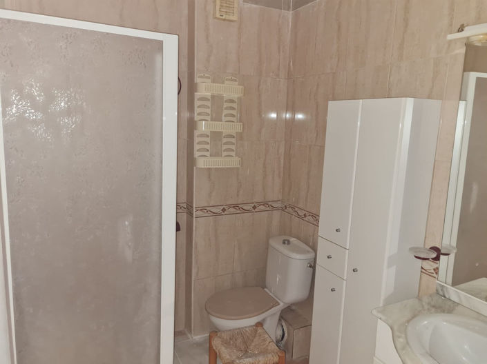 Image No.13-3 Bed Property for sale