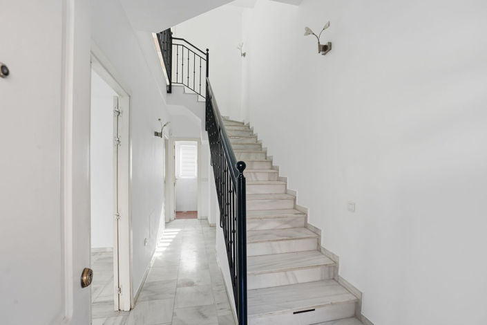 Image No.5-3 Bed Property for sale