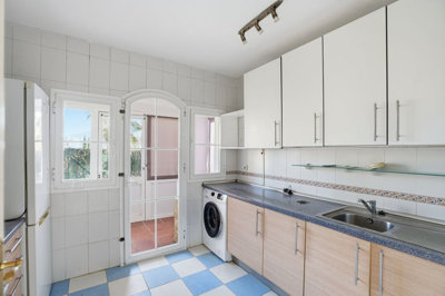 8-e64a9055bba3e77ac8aca3b893cdf826