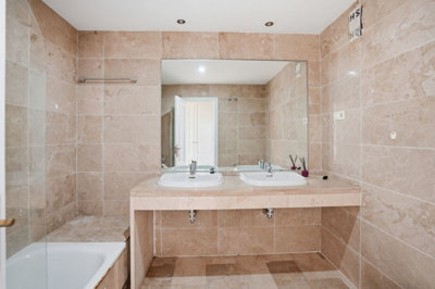 13-5fd73dea700db77384c091ca9818b1a9