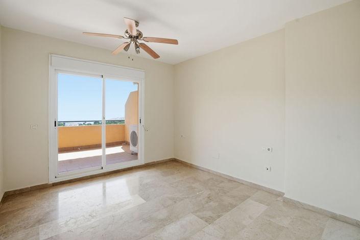 Image No.16-2 Bed Property for sale