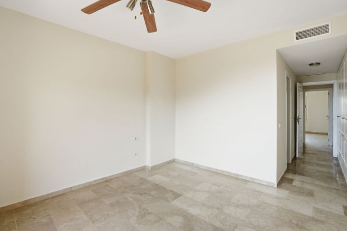 Image No.17-2 Bed Property for sale