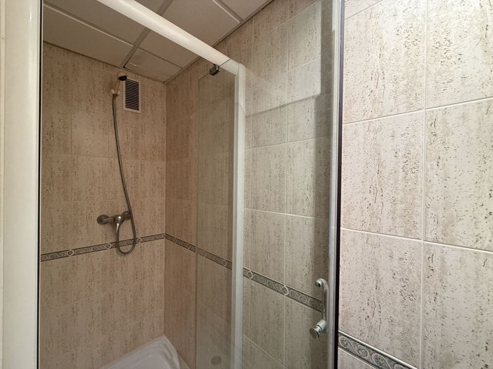 Image No.24-2 Bed Property for sale