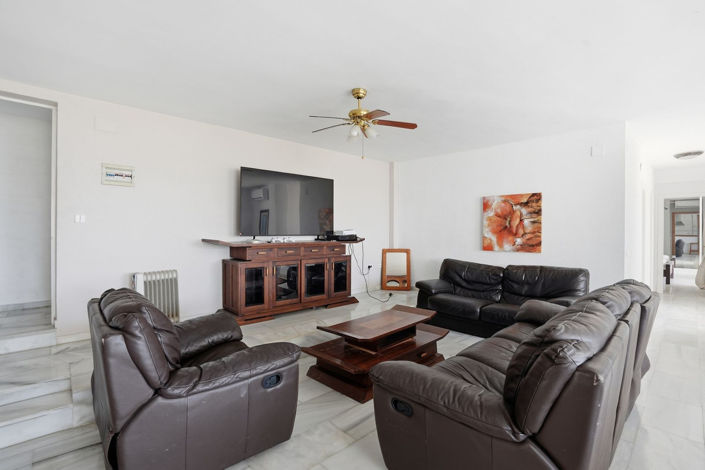 Image No.30-6 Bed Property for sale