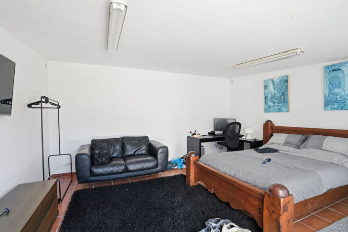 Image No.38-6 Bed Property for sale