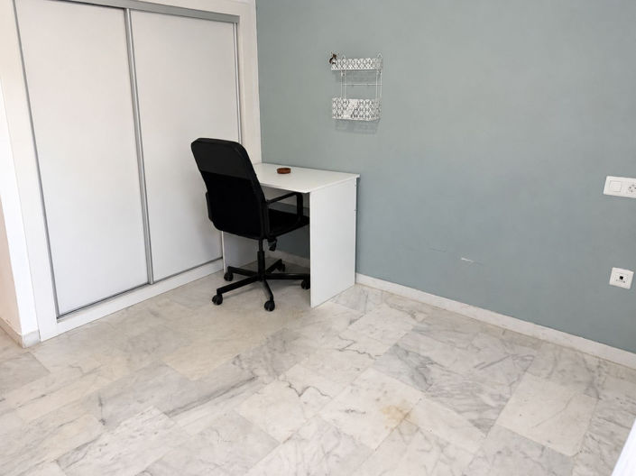 Image No.12-2 Bed Property for sale