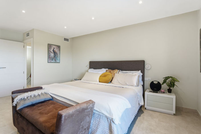 Image No.29-6 Bed Property for sale