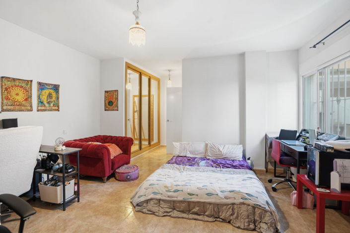 Image No.47-6 Bed Property for sale