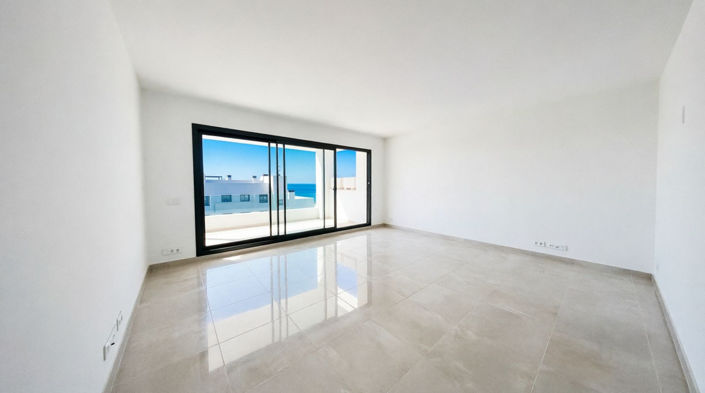 Image No.3-3 Bed Property for sale