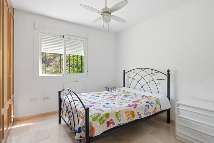 Image No.14-3 Bed Property for sale