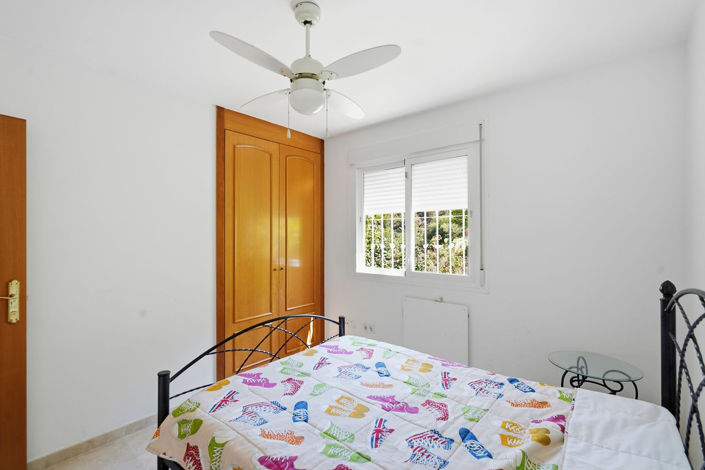 Image No.19-3 Bed Property for sale