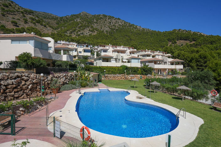 Image No.23-3 Bed Property for sale