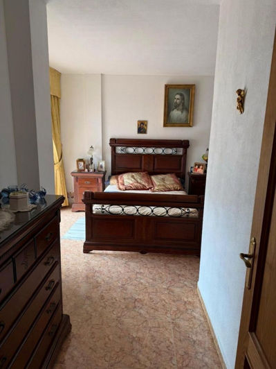Image No.15-5 Bed Property for sale