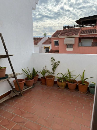 Image No.20-5 Bed Property for sale