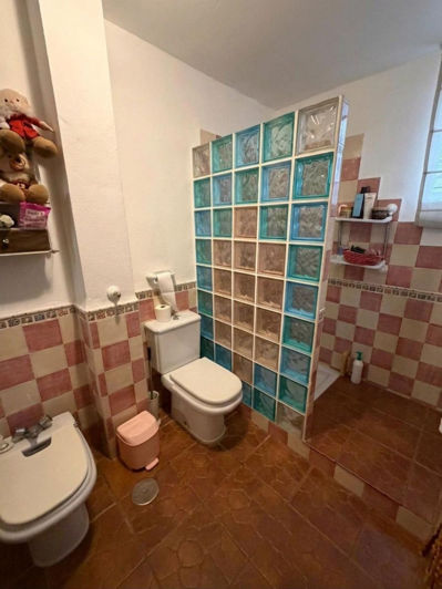 Image No.24-5 Bed Property for sale