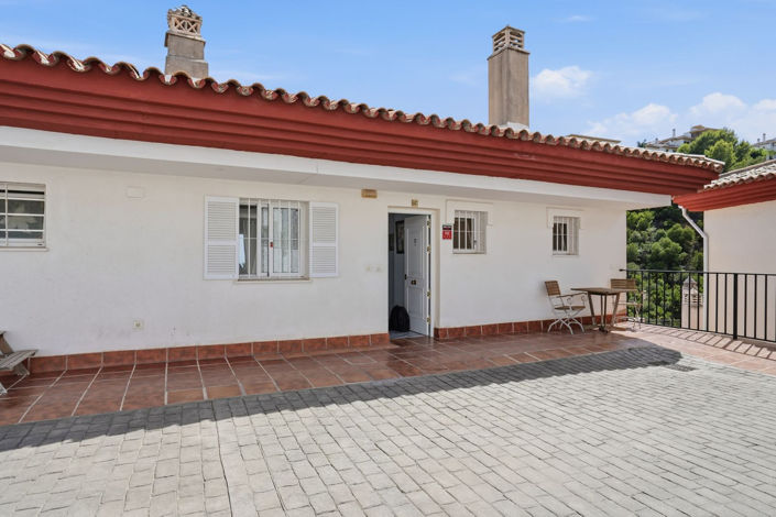 Image No.20-2 Bed Property for sale