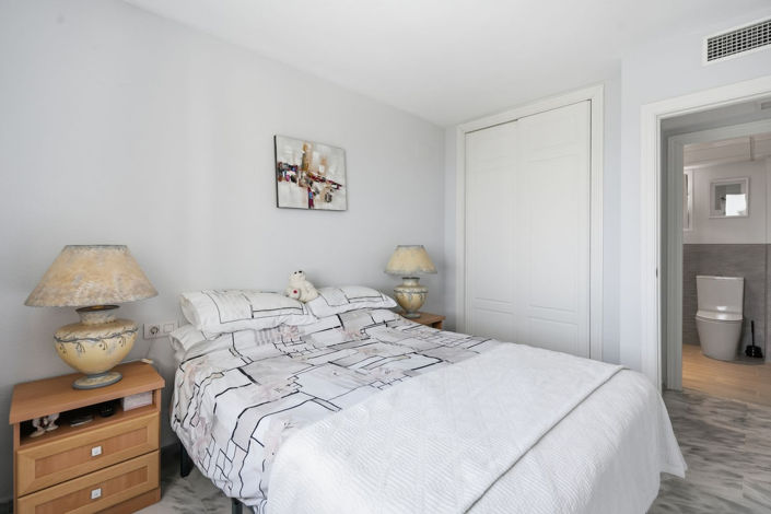 Image No.5-2 Bed Property for sale