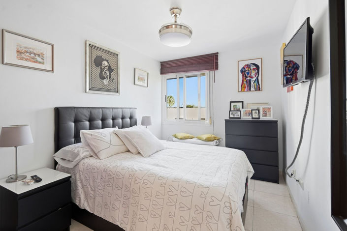 Image No.15-4 Bed Property for sale