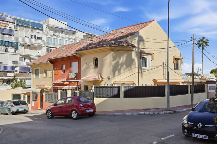 Image No.23-4 Bed Property for sale