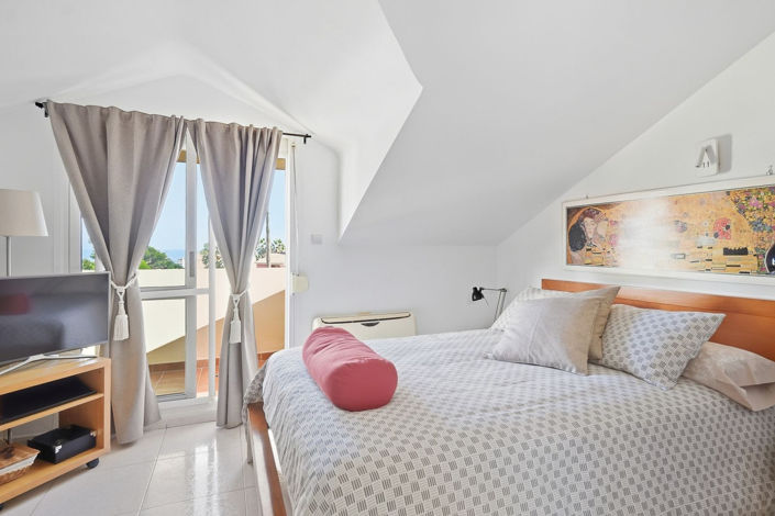 Image No.5-4 Bed Property for sale