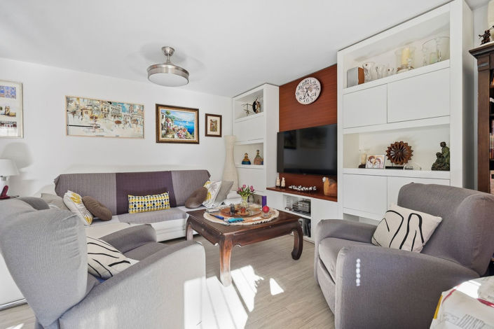 Image No.10-4 Bed Property for sale