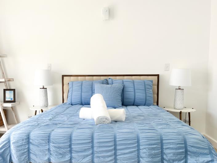 Image No.20-2 Bed Townhouse for sale