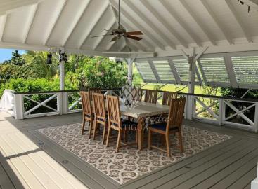 cool-breeze-outdoor-dining-area