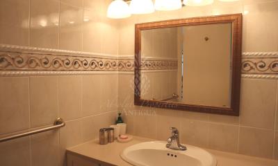 21-223d-bathroom-2