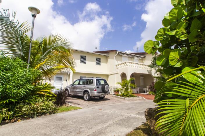 Image No.1-3 Bed Villa for sale