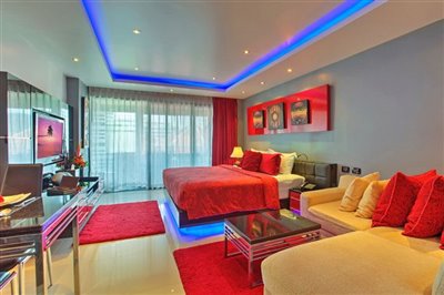 studio-condo-in-heart-of-patong-for-sale-02