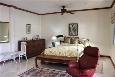 4bedroom-laguna-villa-sale18
